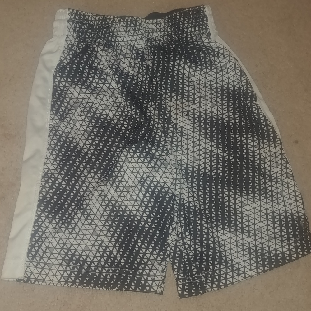 quick-dri shorts with pockets